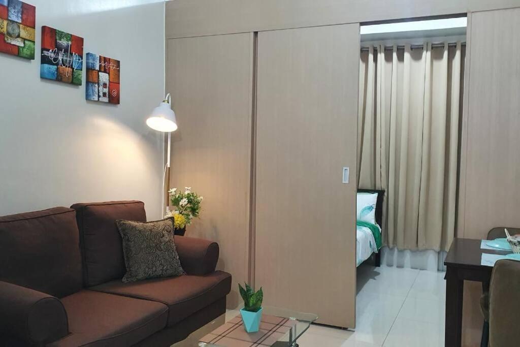 Cherolds Place Lovely 1 Bedroom Condo With Balcony Manila Eksteriør billede