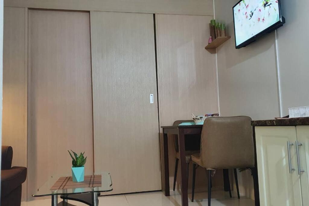 Cherolds Place Lovely 1 Bedroom Condo With Balcony Manila Eksteriør billede